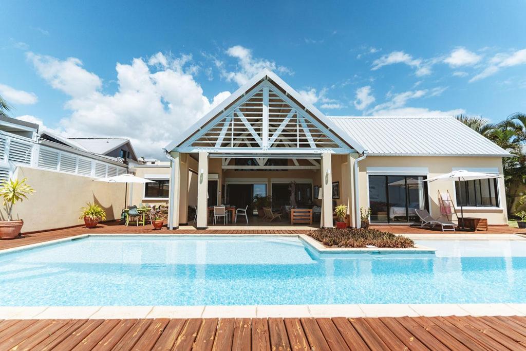 Façade de Villa Lakaz et piscine privée